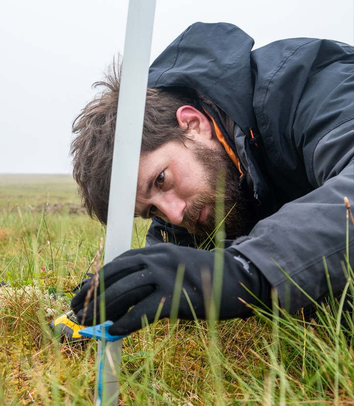 Cristian Navarro Waggershauser is conducting a field peatland survey